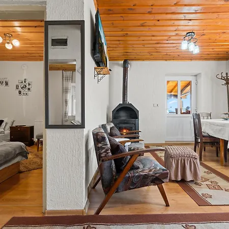 House Slivovi - A Tavern With A Fireplace And A Panoramic View *