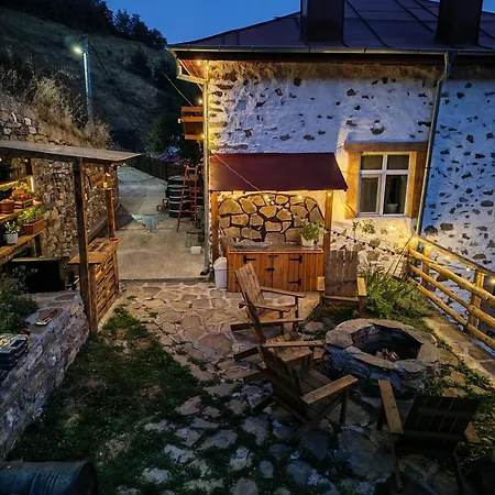 House Slivovi - A Tavern With A Fireplace And A Panoramic View בית נופש *